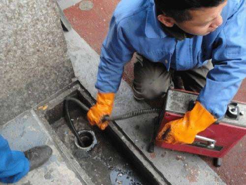 卢龙疏通下水道