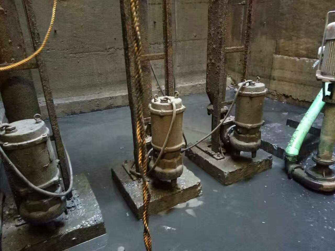 卢龙污水池清理